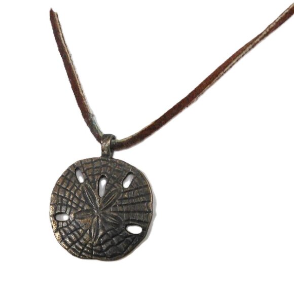 Vintage Y2K Bebe Sand Dollar Pendant Necklace - Picture 4 of 8